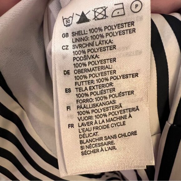 H&M Black & White Striped Sleeveless Pleated Blouse – Size 6 – 100% Polyester - Picture 8 of 8